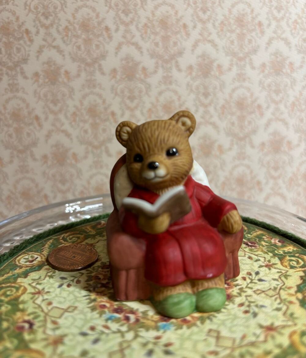 Vintage Homco #5302 Christmas Ceramic Bear Figurine